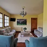 Guest house Valle La Fuente 3*